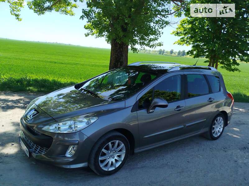 Универсал Peugeot 308 2008 в Теофиполе