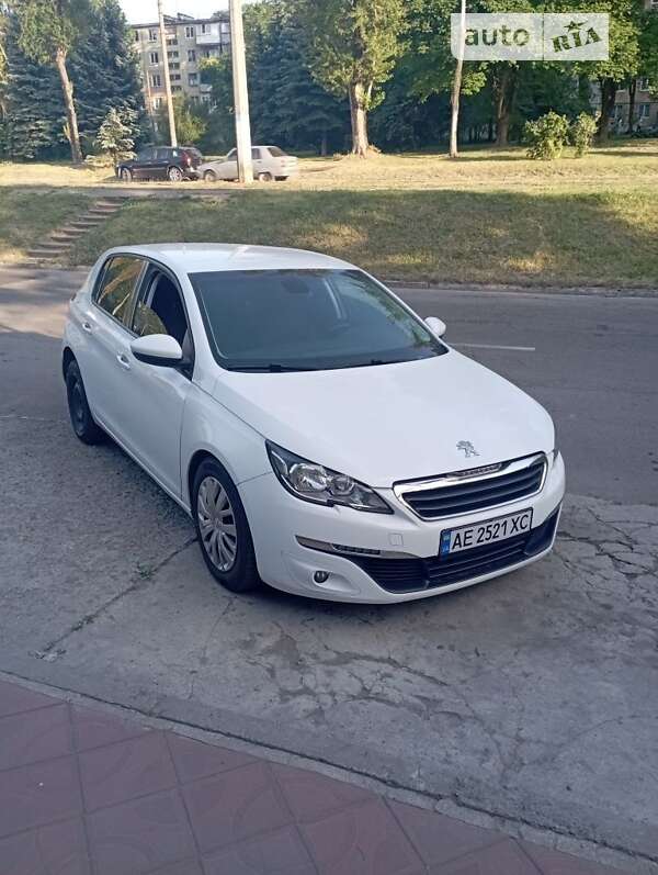 Хэтчбек Peugeot 308 2016 в Запорожье