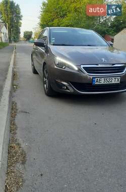 Хетчбек Peugeot 308 2014 в Дніпрі