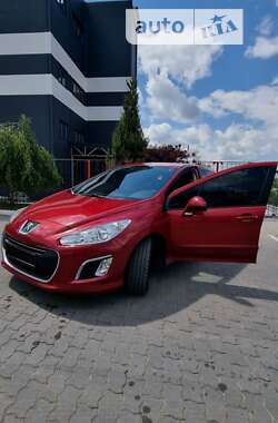 Хэтчбек Peugeot 308 2012 в Львове