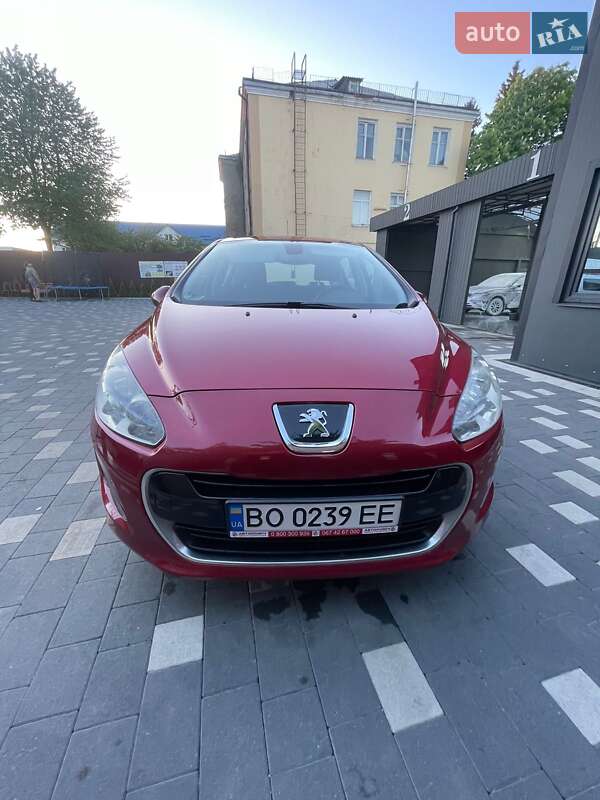 Хетчбек Peugeot 308 2011 в Бучачі