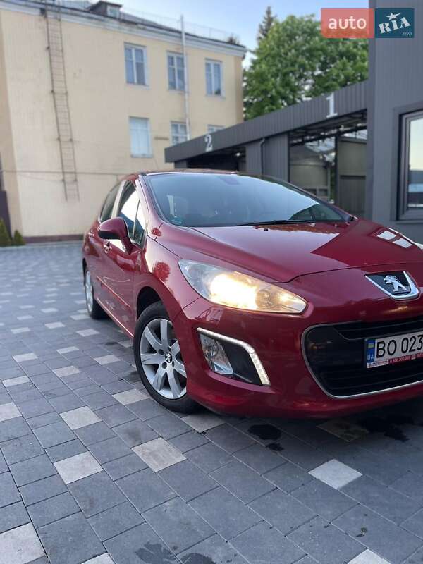 Хетчбек Peugeot 308 2011 в Бучачі