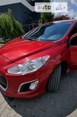 Хэтчбек Peugeot 308 2012 в Львове