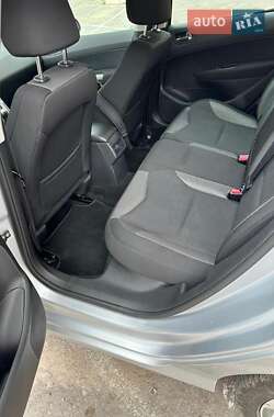 Хэтчбек Peugeot 308 2011 в 