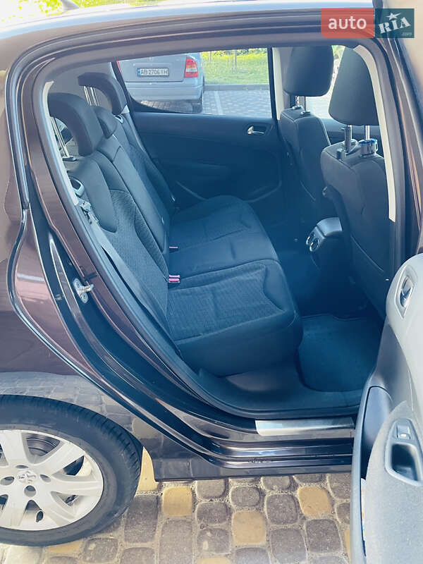 Хэтчбек Peugeot 308 2012 в Виннице