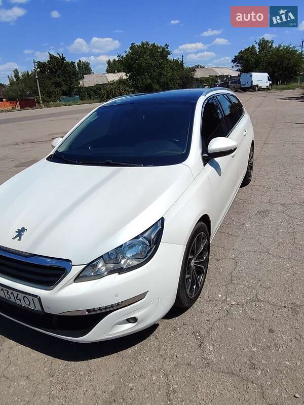 Универсал Peugeot 308 2015 в Доброполье