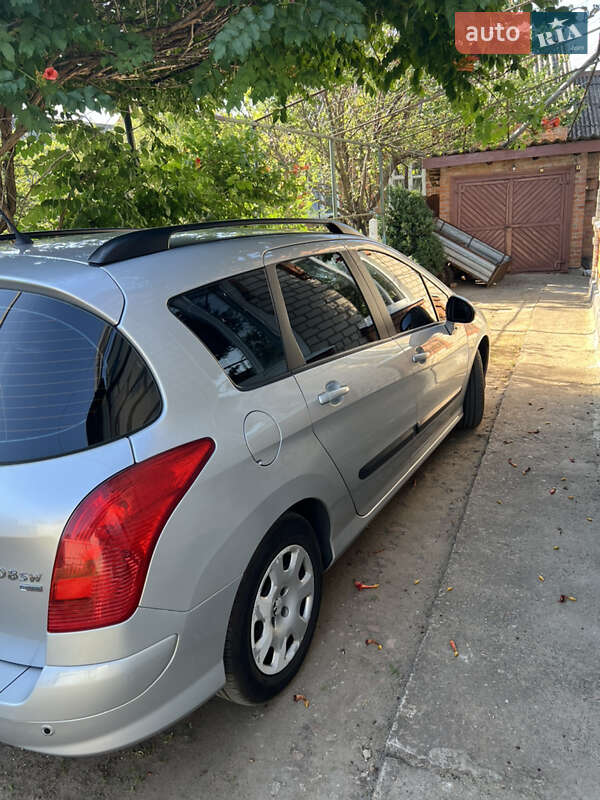 Универсал Peugeot 308 2013 в Крюковщине