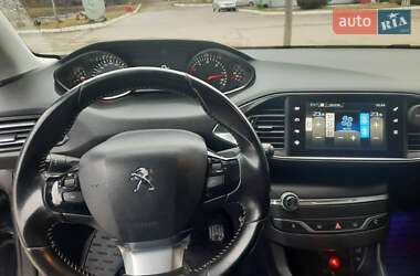 Универсал Peugeot 308 2015 в Гусятине