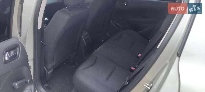 Хетчбек Peugeot 308 2010 в Коростені