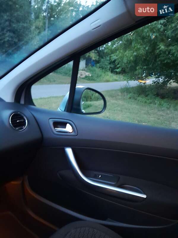 Универсал Peugeot 308 2010 в Киеве