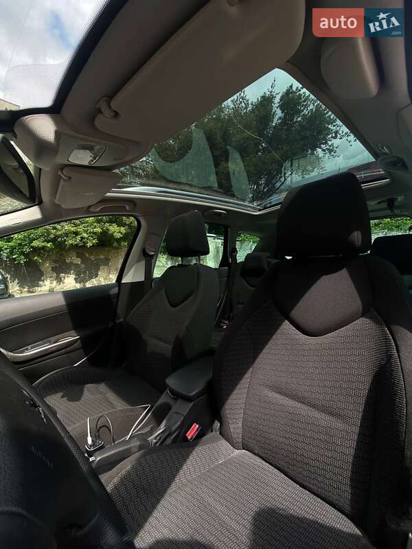 Универсал Peugeot 308 2010 в Ровно