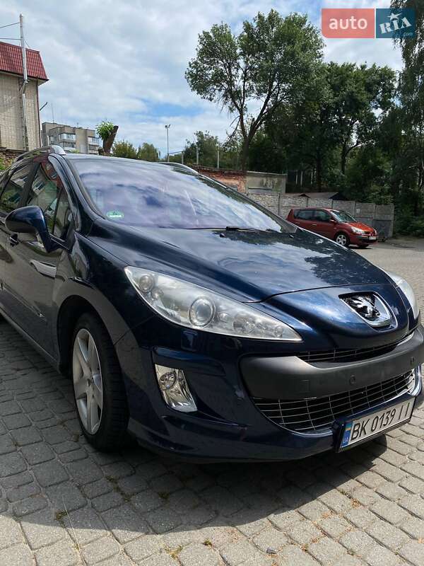 Универсал Peugeot 308 2010 в Ровно