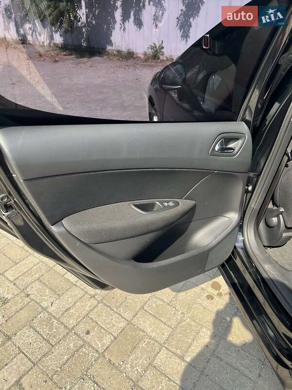 Хетчбек Peugeot 308 2012 в Дніпрі