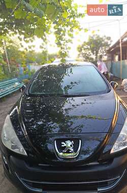 Хэтчбек Peugeot 308 2008 в 