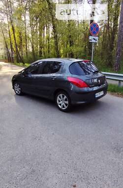 Хэтчбек Peugeot 308 2008 в Киеве