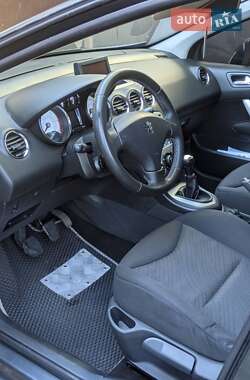 Хэтчбек Peugeot 308 2009 в 