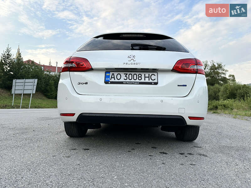 Универсал Peugeot 308 2014 в Великом Березном