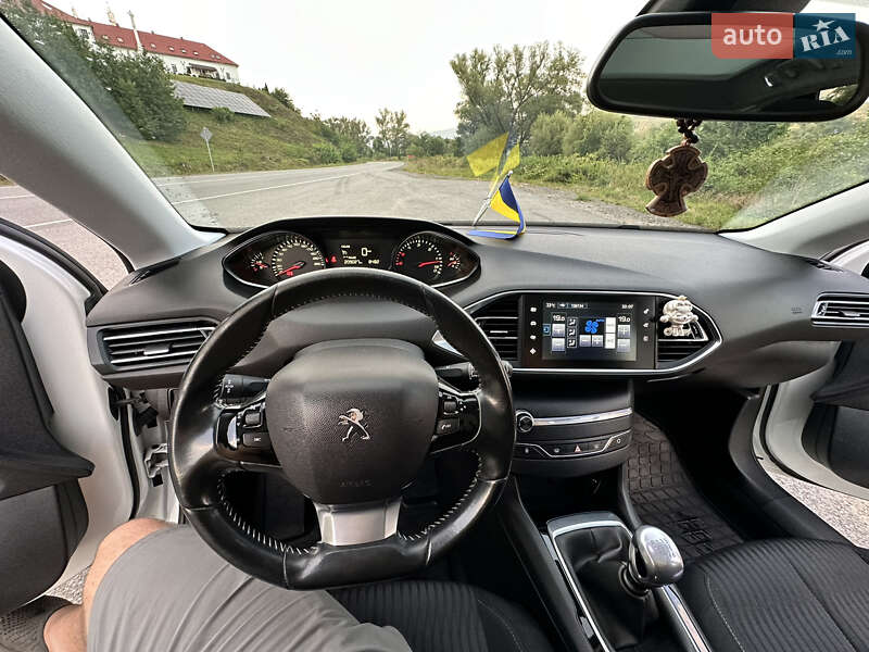 Универсал Peugeot 308 2014 в Великом Березном