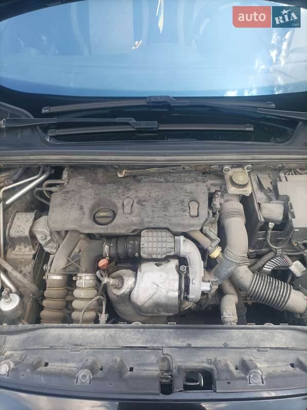 Універсал Peugeot 308 2011 в Дунаївцях