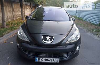 Универсал Peugeot 308 2011 в Староконстантинове