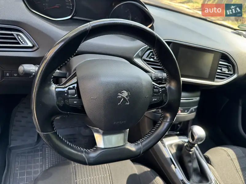 Peugeot 308 2015 VIN VF3LCBHZHFS304372 фото оголошення 47 з 109