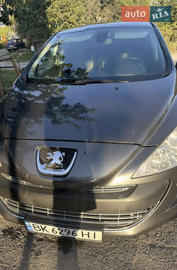 Хэтчбек Peugeot 308 2009 в Городке