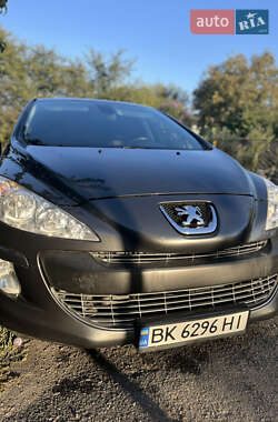 Хэтчбек Peugeot 308 2009 в Городке