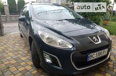 Хетчбек Peugeot 308 2012 в Дрогобичі