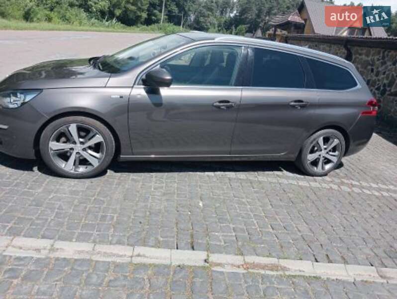 Универсал Peugeot 308 2015 в Цумани