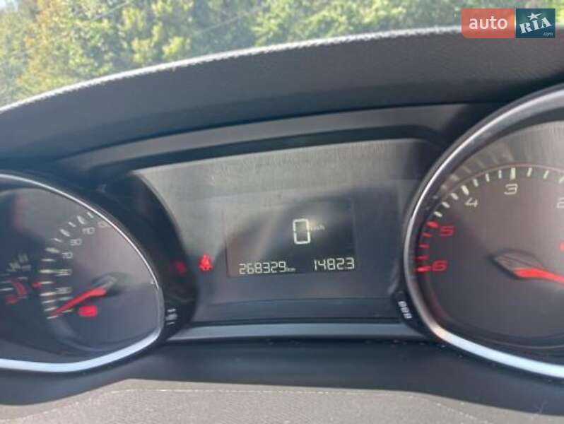 Универсал Peugeot 308 2015 в Цумани