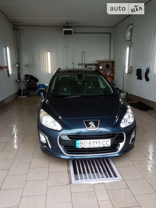 Універсал Peugeot 308 2011 в Тернополі