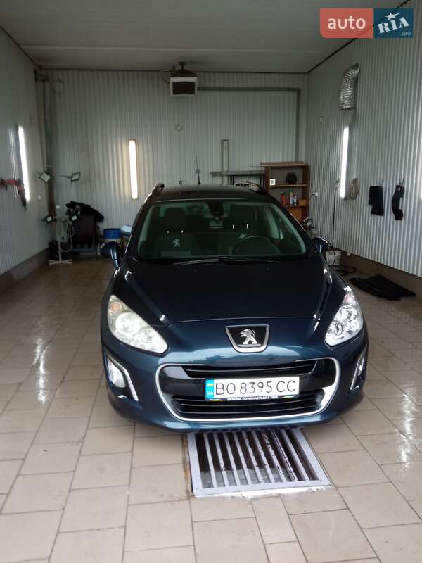 Peugeot 308 2011