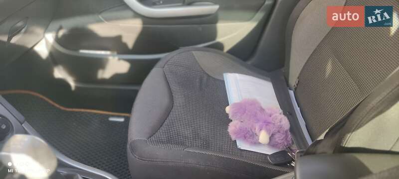 Хетчбек Peugeot 308 2013 в Києві