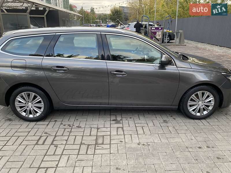 Універсал Peugeot 308 2019 в Дніпрі
