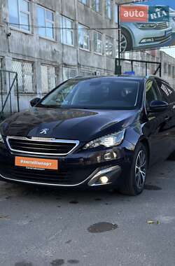 Универсал Peugeot 308 2017 в Сумах