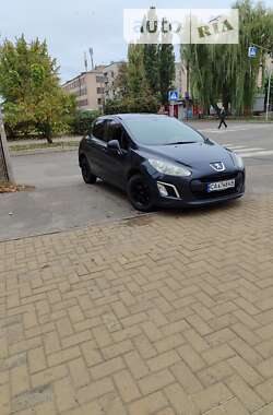 Хетчбек Peugeot 308 2011 в Черкасах