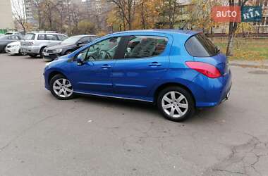 Хетчбек Peugeot 308 2010 в Києві