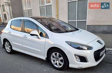 Хэтчбек Peugeot 308 2012 в Харькове