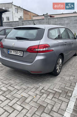 Універсал Peugeot 308 2015 в Рівному