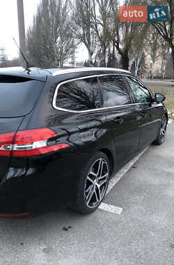 Универсал Peugeot 308 2015 в Запорожье