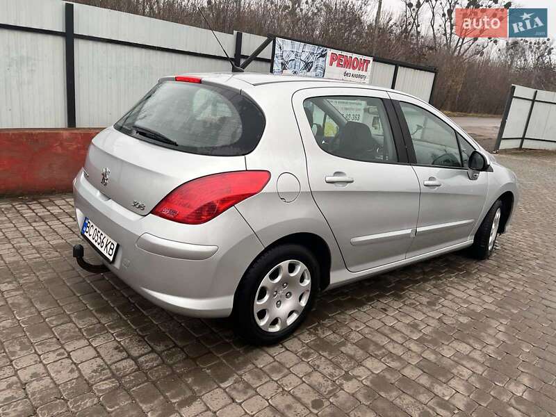 Хэтчбек Peugeot 308 2008 в 