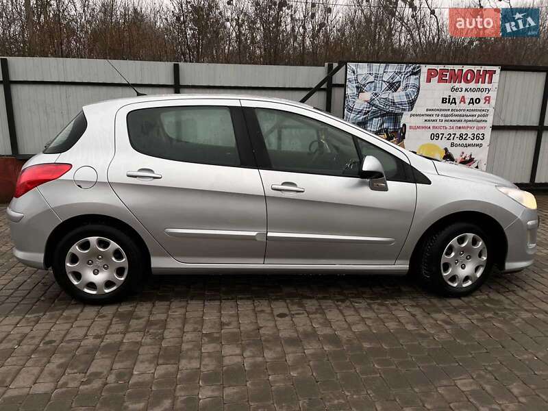 Хетчбек Peugeot 308 2008 в Новому Розділі