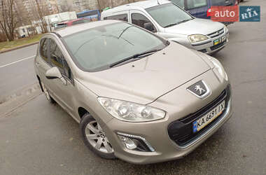 Хэтчбек Peugeot 308 2011 в Киеве