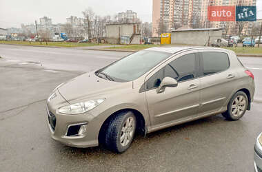 Хэтчбек Peugeot 308 2011 в Киеве