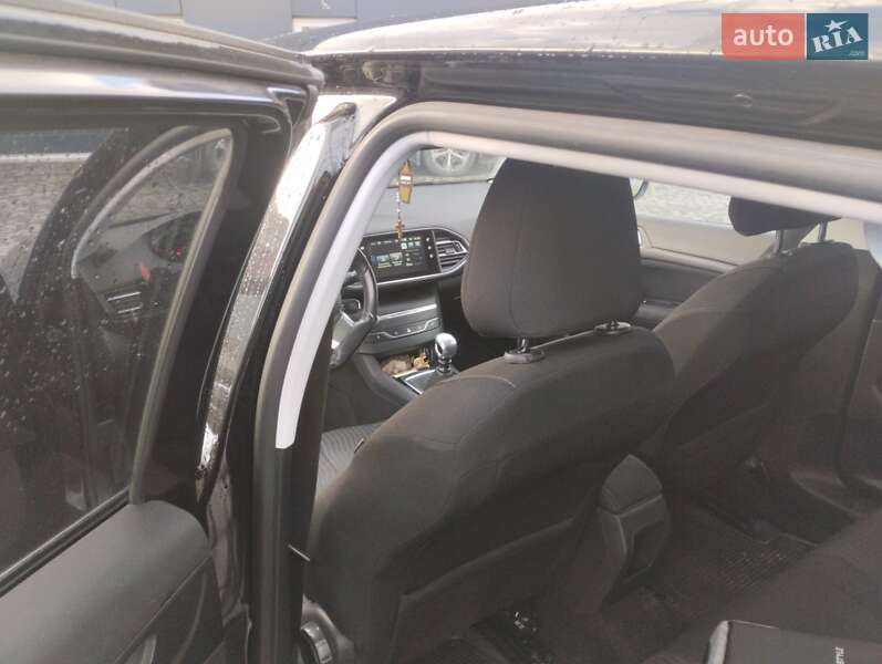 Универсал Peugeot 308 2014 в Ивано-Франковске фото 8 Универсал Peugeot 308 2014 в Ивано-Франковске