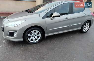 Хэтчбек Peugeot 308 2011 в Луцке