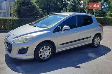 Хэтчбек Peugeot 308 2011 в Каменском