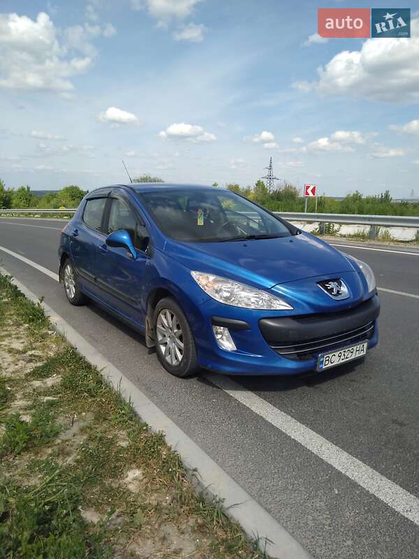 Хэтчбек Peugeot 308 2010 в Самборе