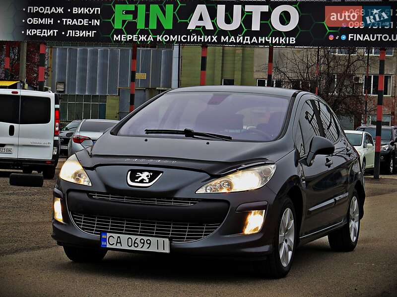 Хэтчбек Peugeot 308 2009 в 