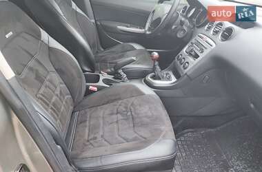 Хэтчбек Peugeot 308 2010 в 